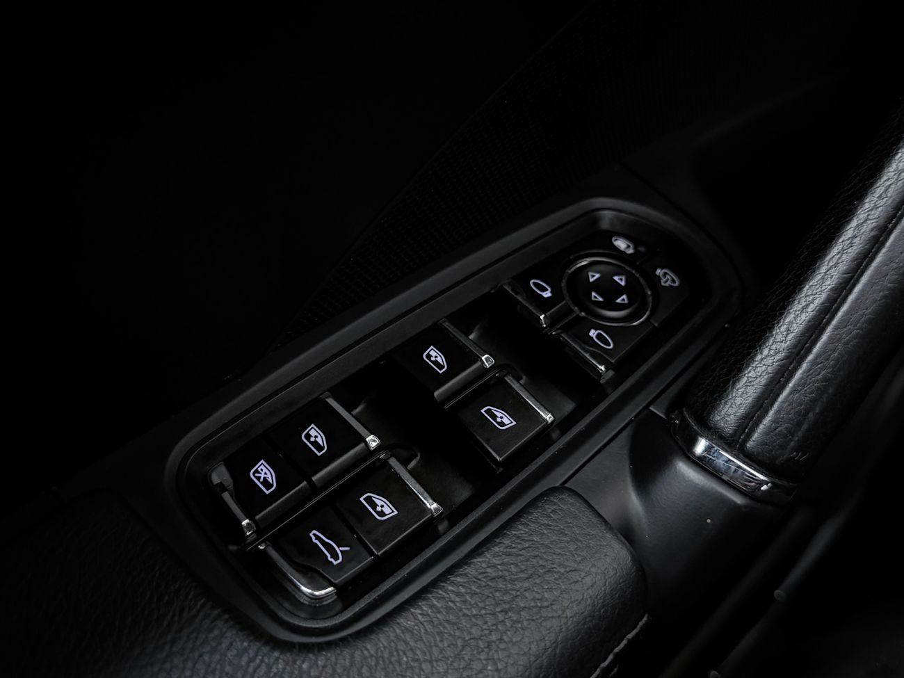 Porsche Cayenne S PASM PCM PDCC PTV Drag Navi Kamera 400hk – bild 30 av 35