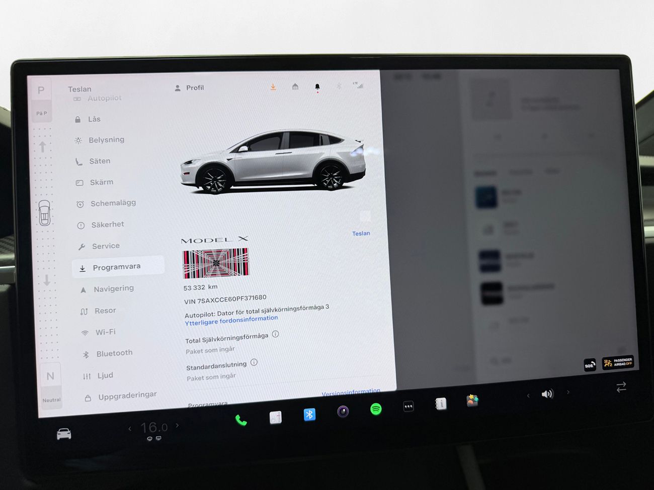 Tesla Model X Plaid 6-sits Drag Luftfj Yoke Pano V-Pump Premiumljud AP 1020hk – bild 32 av 39