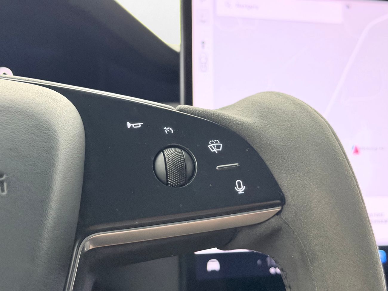 Tesla Model X Plaid 6-sits Drag Luftfj Yoke Pano V-Pump Premiumljud AP 1020hk – bild 26 av 39