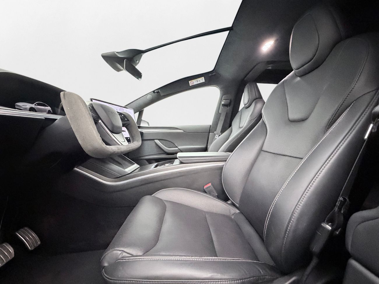 Tesla Model X Plaid 6-sits Drag Luftfj Yoke Pano V-Pump Premiumljud AP 1020hk – bild 15 av 39