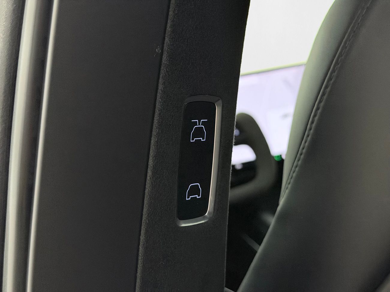Tesla Model X Plaid 6-sits Drag Luftfj Yoke Pano V-Pump Premiumljud AP 1020hk – bild 20 av 39