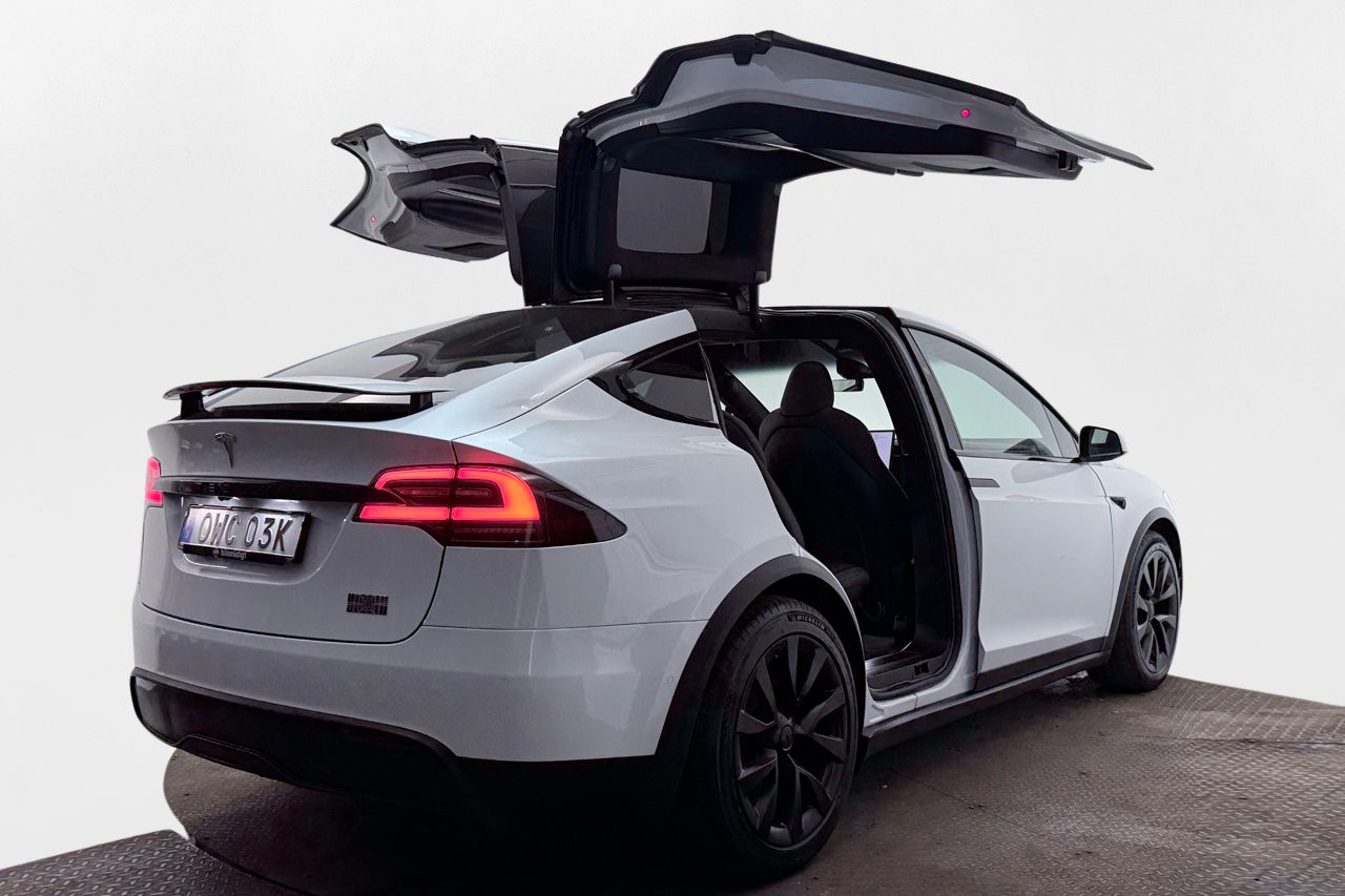 Tesla Model X Plaid 6-sits Drag Luftfj Yoke Pano V-Pump Premiumljud AP 1020hk – bild 8 av 39