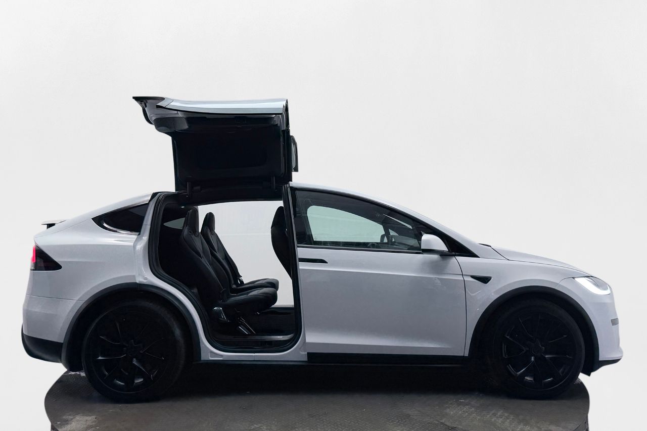 Tesla Model X Plaid 6-sits Drag Luftfj Yoke Pano V-Pump Premiumljud AP 1020hk – bild 7 av 39