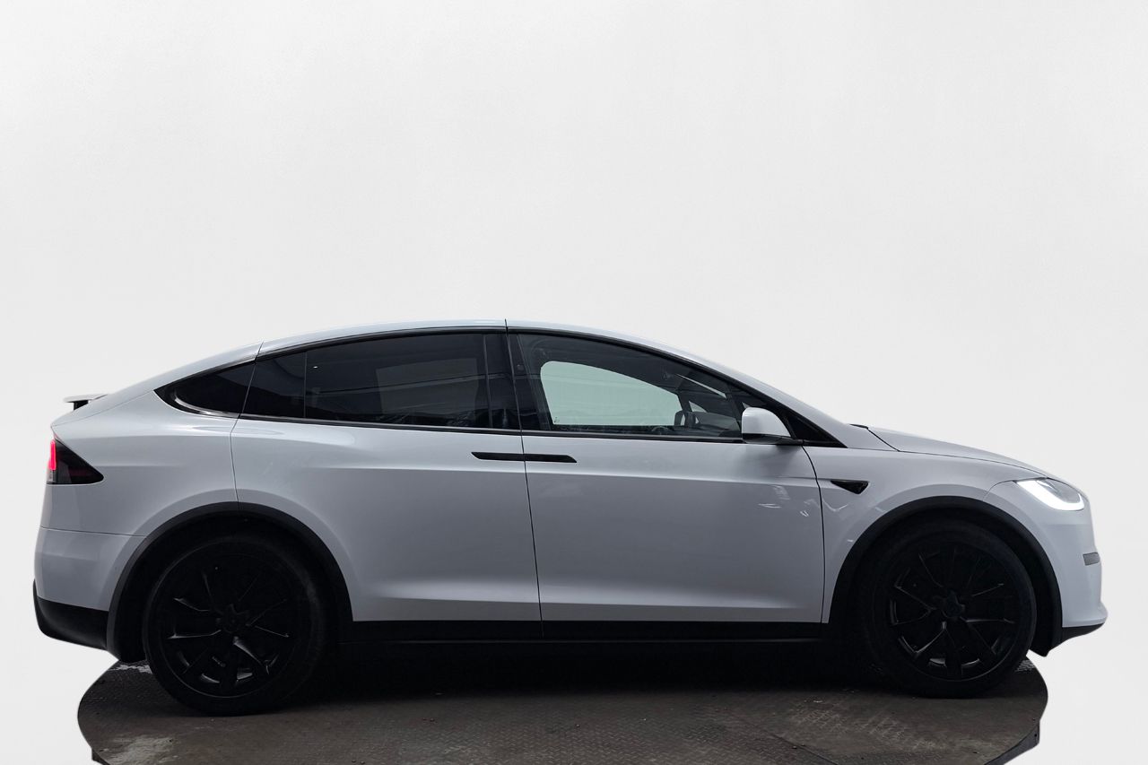 Tesla Model X Plaid 6-sits Drag Luftfj Yoke Pano V-Pump Premiumljud AP 1020hk – bild 6 av 39