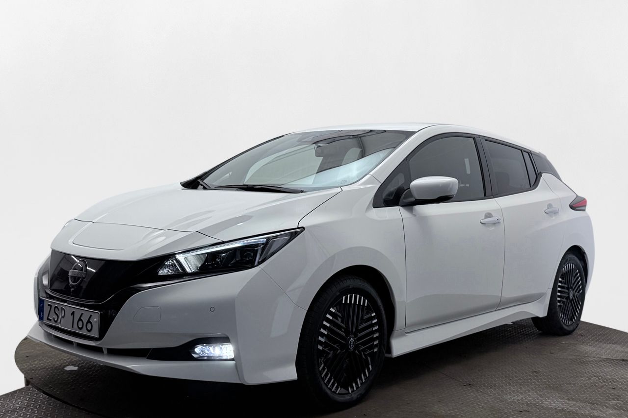 Nissan Leaf 40 kWh N-Connecta Navi 360° Värmare Rattvärme 150hk