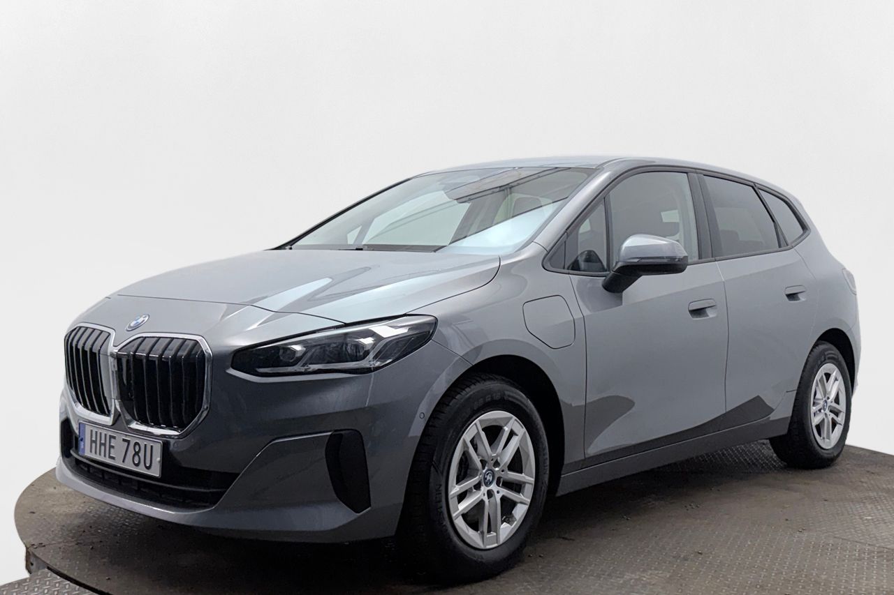 BMW 225e xDrive Active Tour Navi Kamera P-Klimat AdaptivLED 245hk