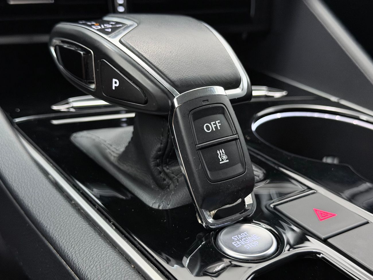 Volkswagen Touareg 3.0 V6 4M Inno Drag Luftfjädr Läder Kamera DYNAUDIO – bild 29 av 38