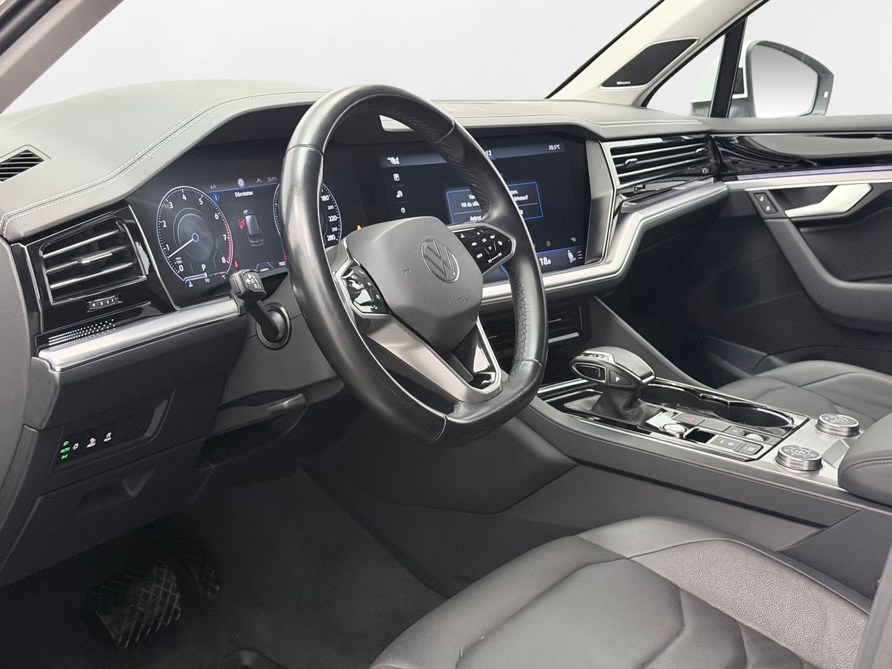 Volkswagen Touareg 3.0 V6 4M Inno Drag Luftfjädr Läder Kamera DYNAUDIO – bild 12 av 38