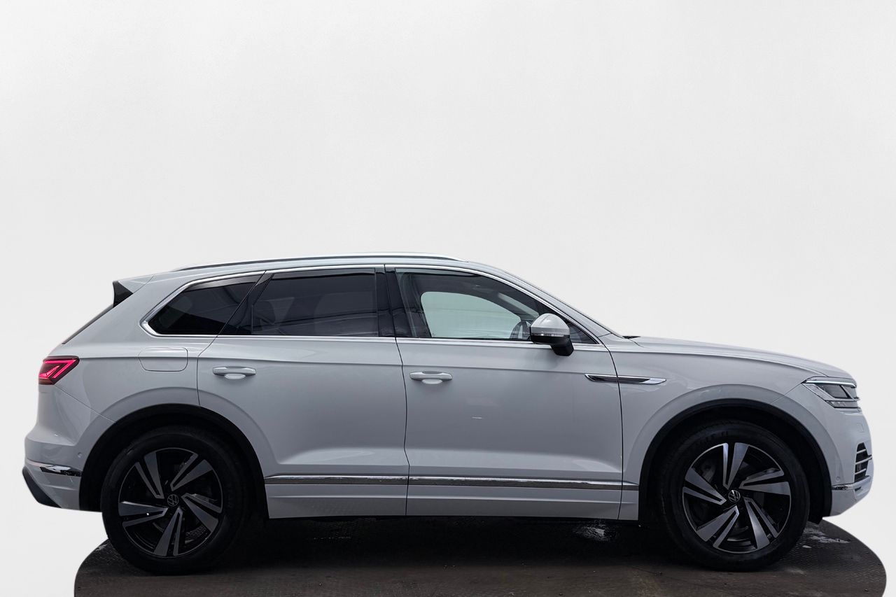 Volkswagen Touareg 3.0 V6 4M Inno Drag Luftfjädr Läder Kamera DYNAUDIO – bild 4 av 38