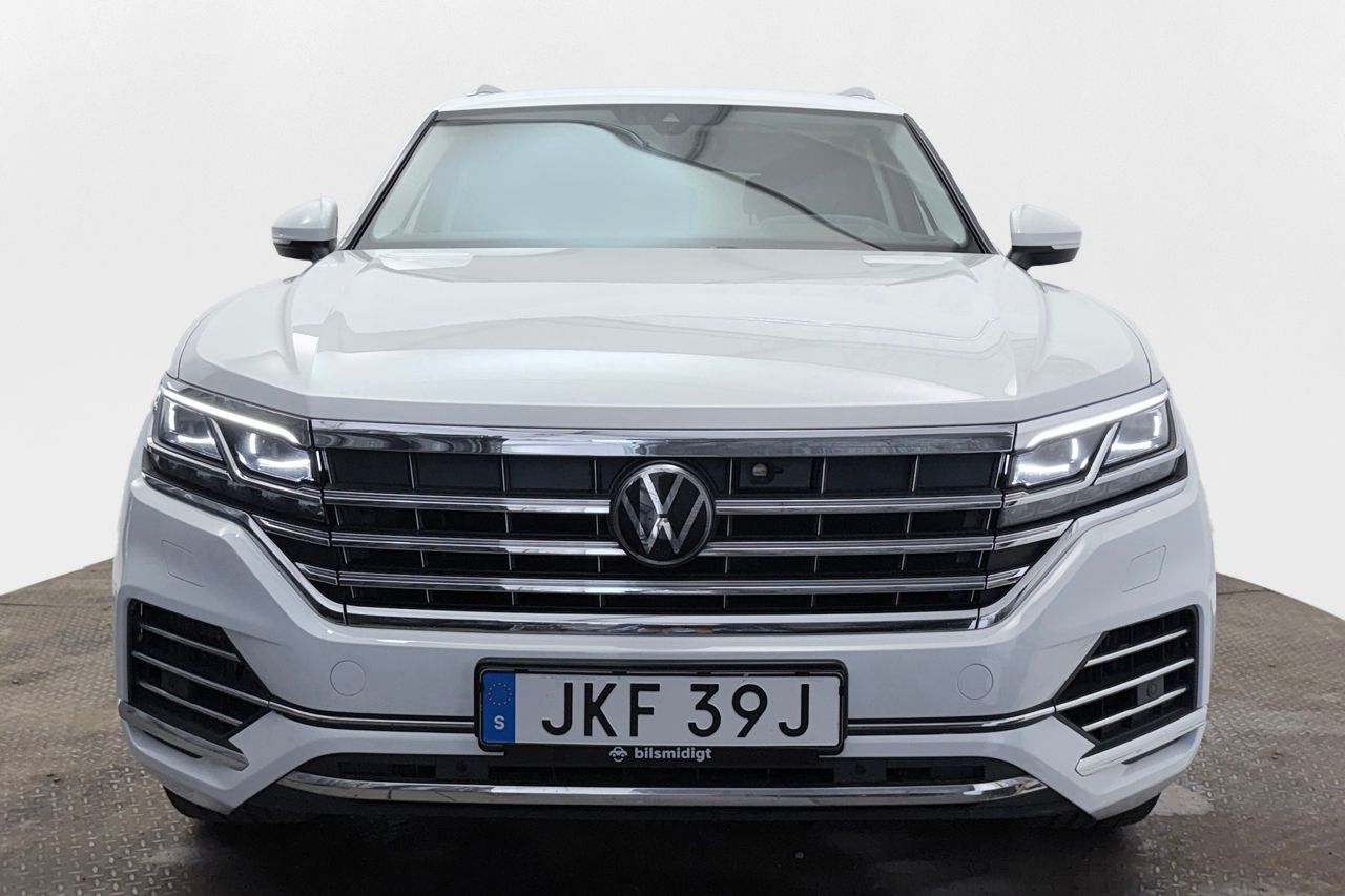 Volkswagen Touareg 3.0 V6 4M Inno Drag Luftfjädr Läder Kamera DYNAUDIO – bild 2 av 38