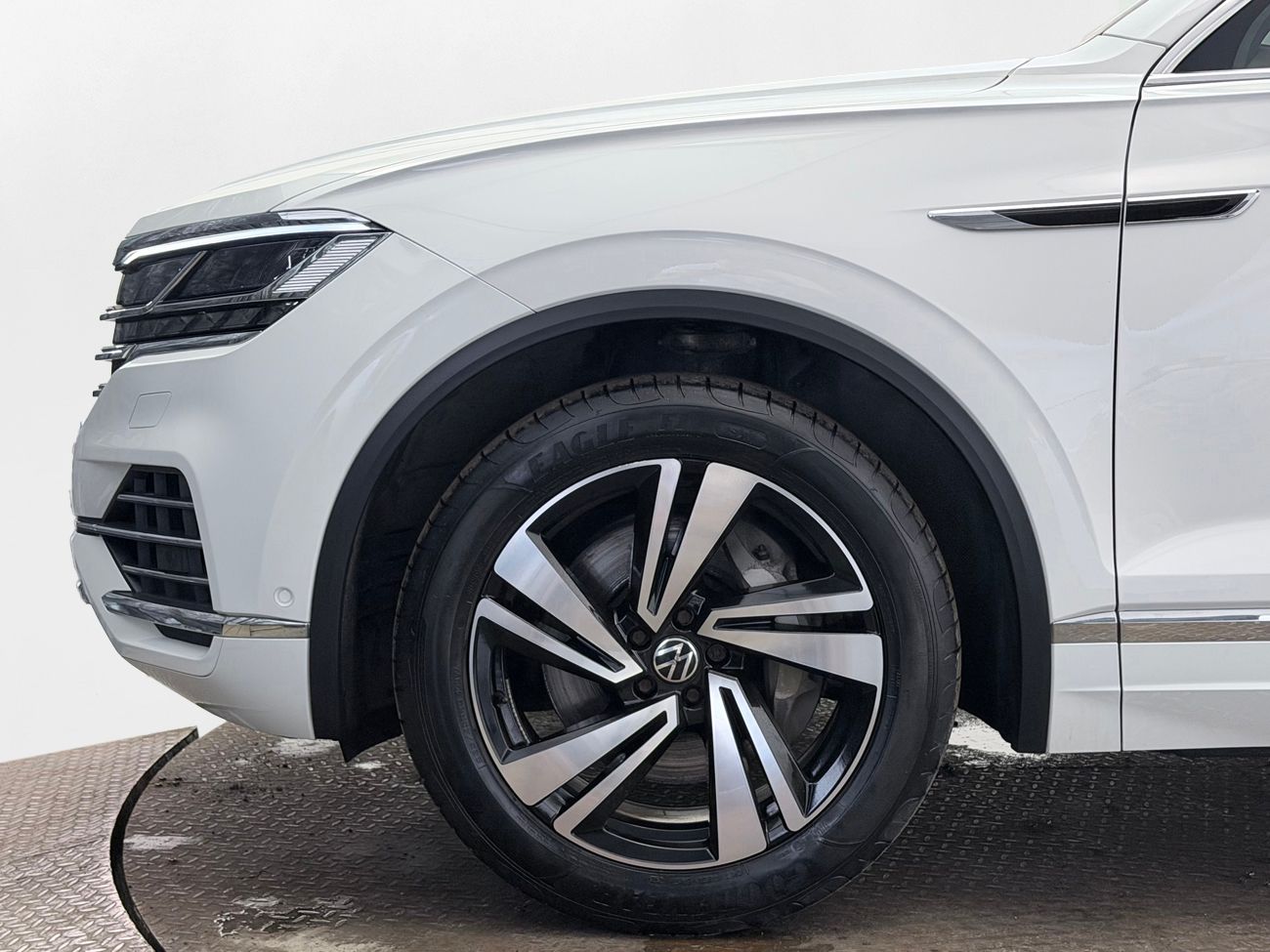 Volkswagen Touareg 3.0 V6 4M Inno Drag Luftfjädr Läder Kamera DYNAUDIO – bild 10 av 38