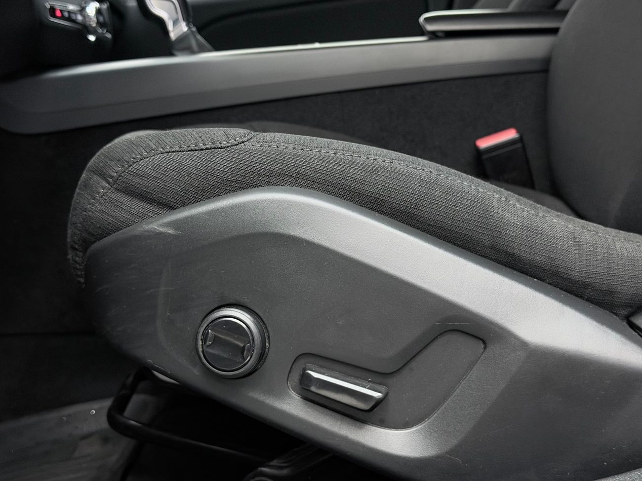 Volvo V60 D4 AWD Momentum Aut Drag Rattvärme Värmare Cockpit – bild 13 av 32