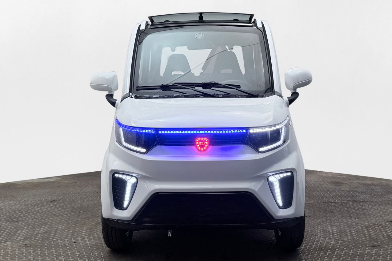 Titan Zero R4S 4-sits Läder Taklucka Värmare Cockpit USB Klass 2 – bild 2 av 22