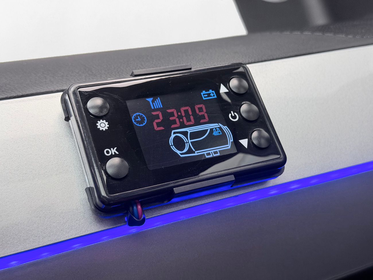 Titan Zero R4S 4-sits Läder Taklucka Värmare Cockpit USB Klass 2 – bild 20 av 22