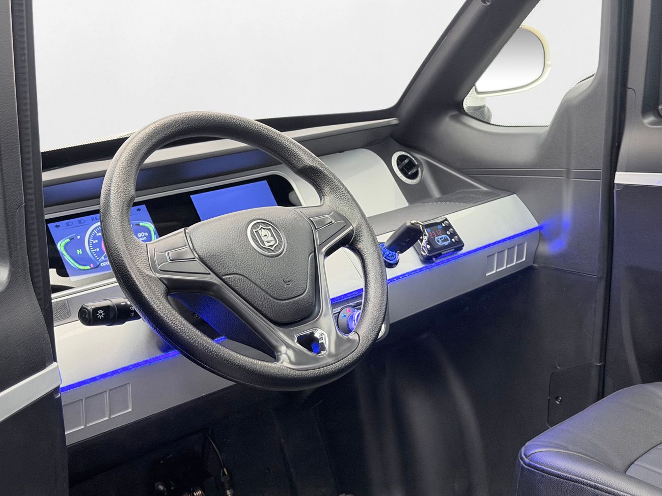 Titan Zero R4S 4-sits Läder Taklucka Värmare Cockpit USB Klass 2 – bild 14 av 22