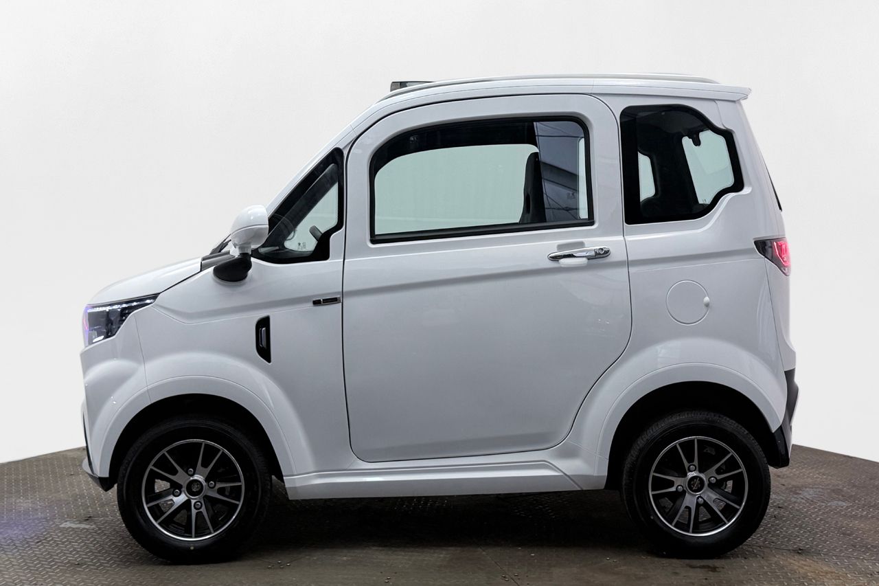 Titan Zero R4S 4-sits Läder Taklucka Värmare Cockpit USB Klass 2 – bild 8 av 22
