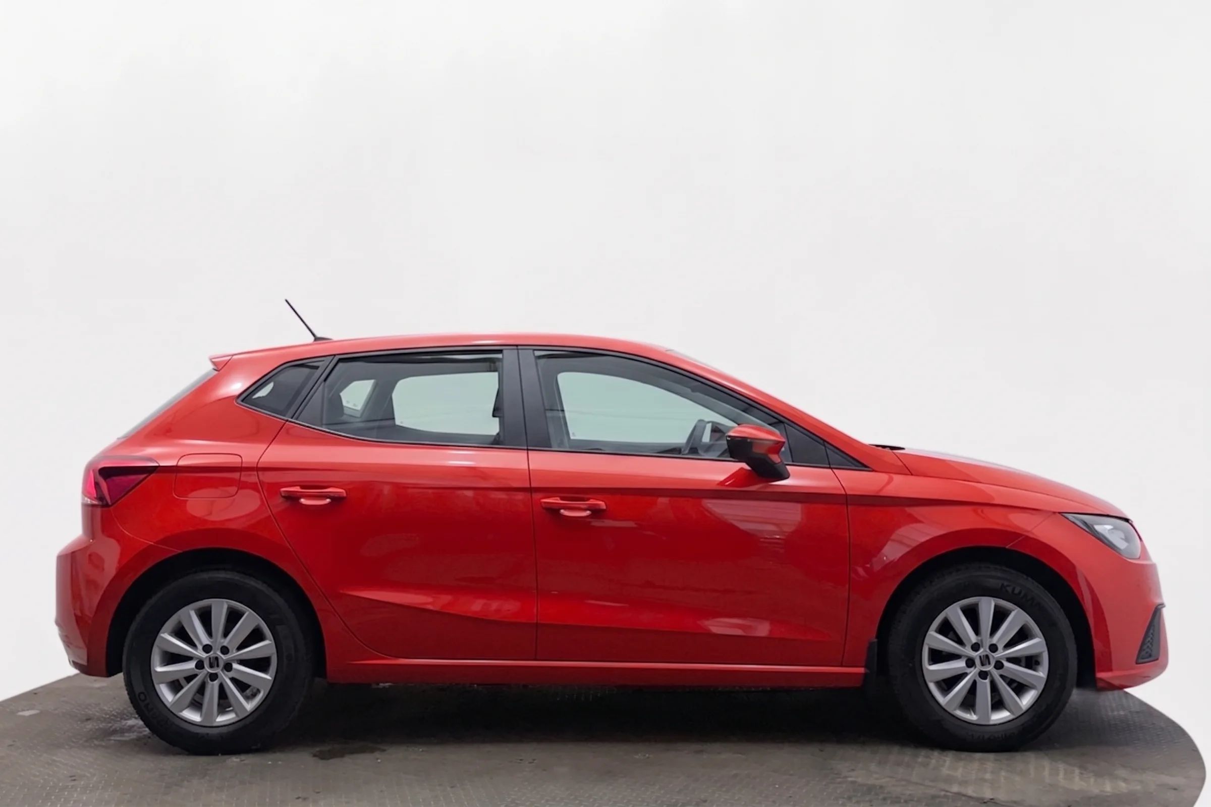 Seat Ibiza 1.0 TGI Vision Plus CNG Kamera P-Sens Cockpit 90hk – bild 4 av 22