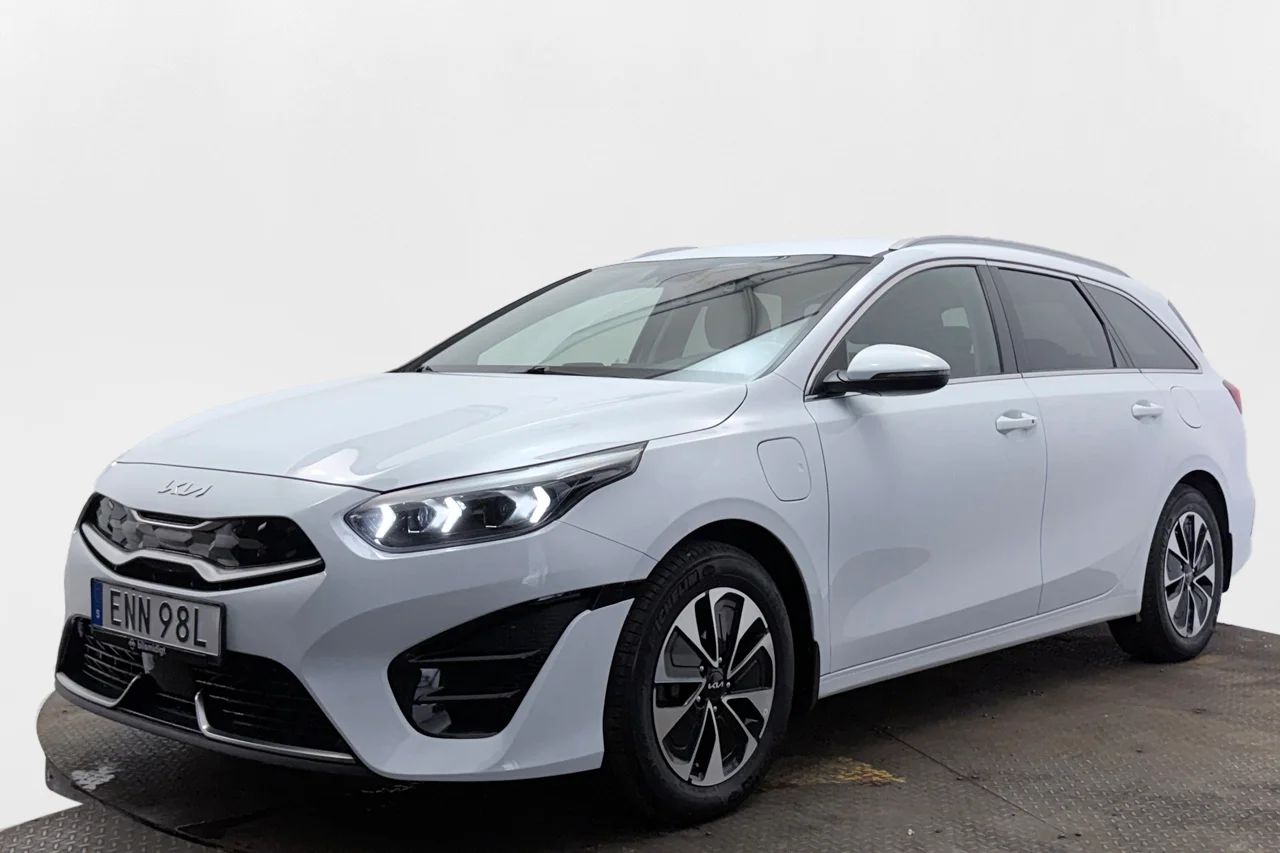 Kia Ceed SW Plug-in Advance Drag Navi Kamera Värmare Rattvärme