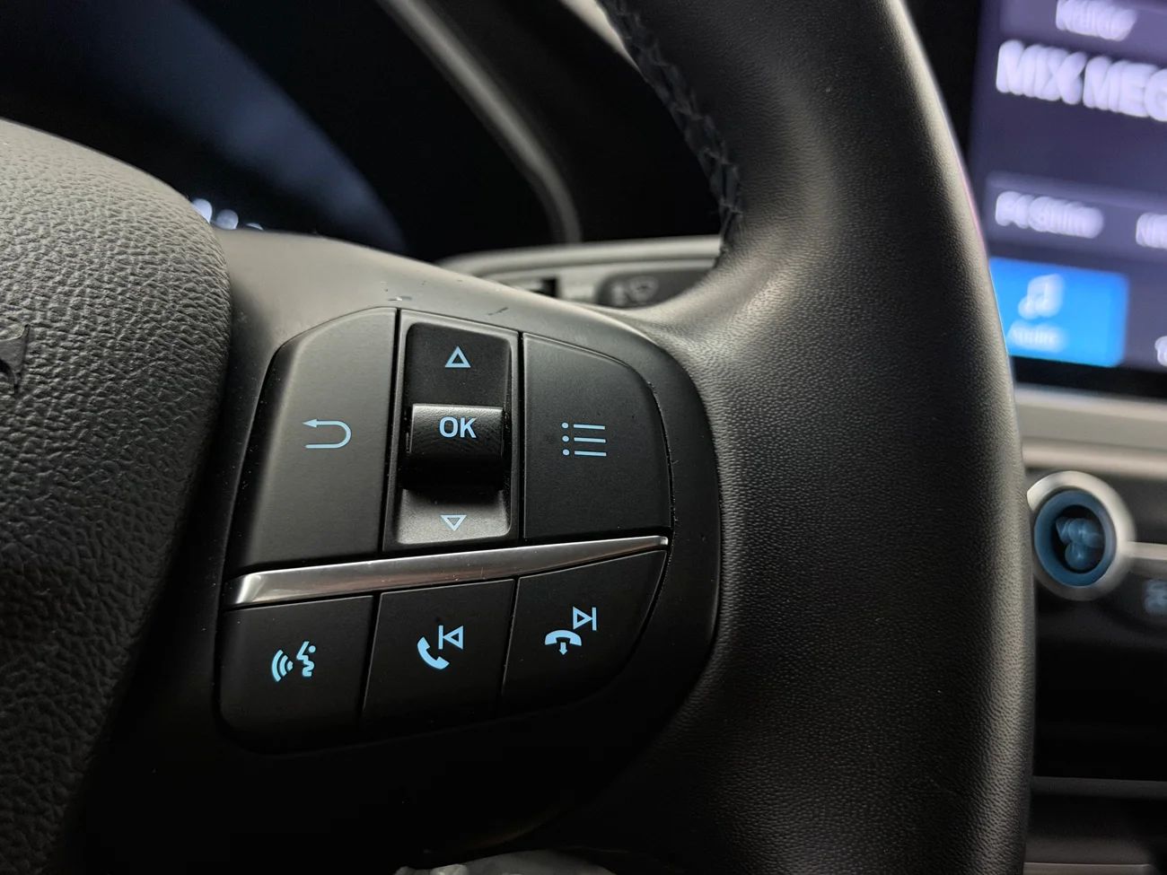 Ford Focus 1.0 EcoBoost Hybrid E85 Business P-Sens Blåtand USB-C 125hk – bild 17 av 26