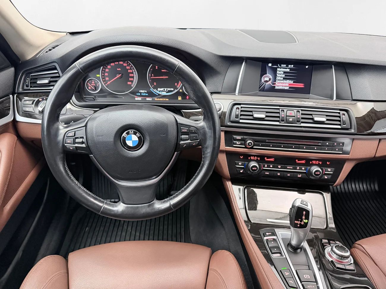BMW 520d xDrive Touring Aut Läder P-Sens Rattvärme 190hk – bild 16 av 32