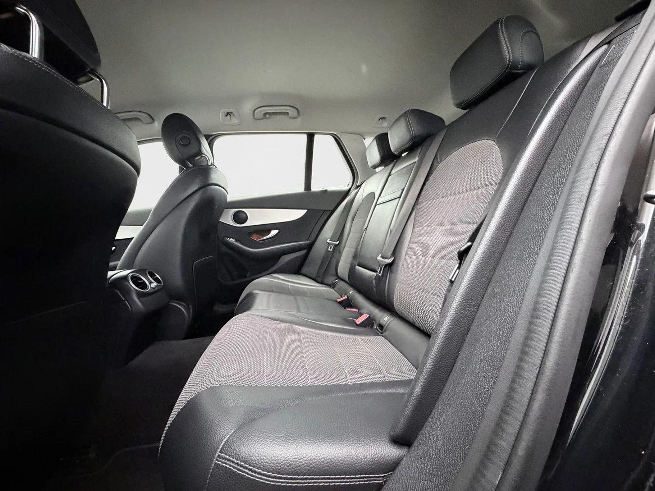 Mercedes-Benz C300 T e Avantgarde Navi Kamera Spegelpkt MOMS 320hk – bild 14 av 29