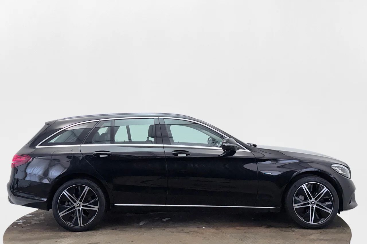 Mercedes-Benz C300 T e Avantgarde Navi Kamera Spegelpkt MOMS 320hk – bild 4 av 29