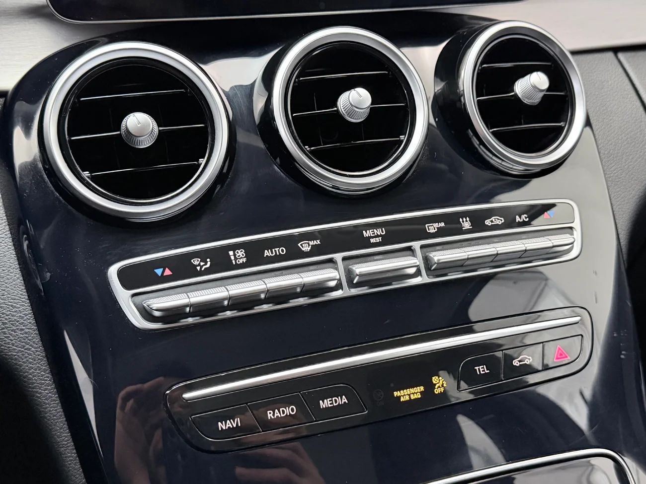 Mercedes-Benz C300 T e Avantgarde Navi Kamera Spegelpkt MOMS 320hk – bild 25 av 29