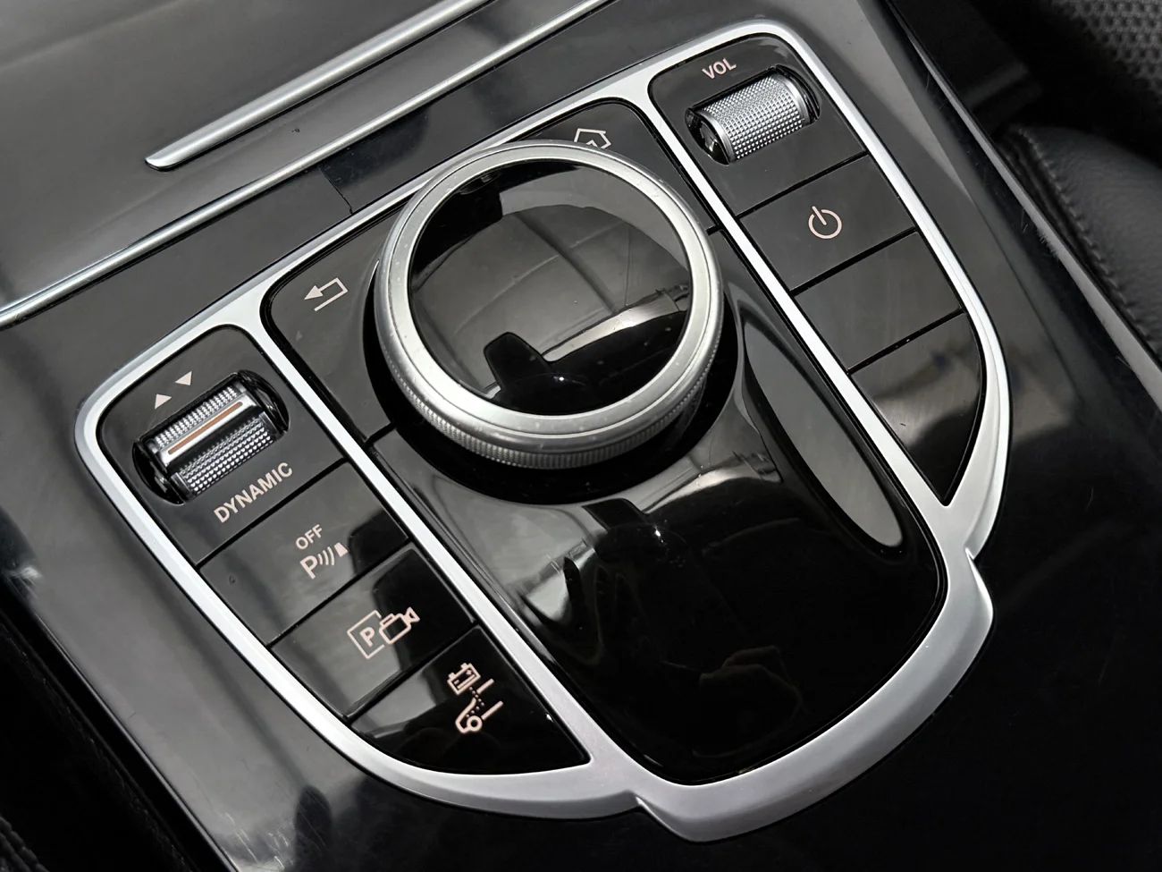 Mercedes-Benz C300 T e Avantgarde Navi Kamera Spegelpkt MOMS 320hk – bild 26 av 29