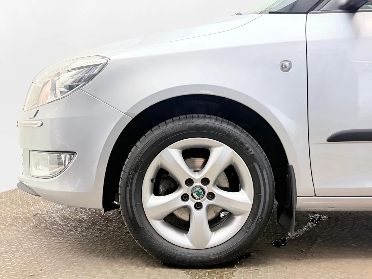 Skoda Fabia 1.2 Elegance P-Sens Climatronic Kamkedja 69hk – bild 10 av 23