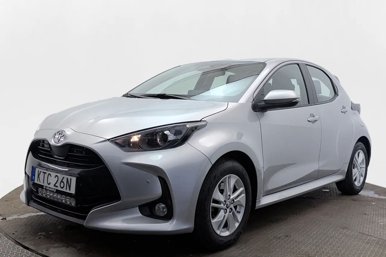 Toyota Yaris Hybrid Kamera Rattvärme 116hk