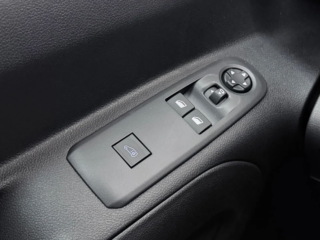 Fiat E-Doblò Skåp 50 kWh CCS Navi Kamera CarPlay 3sits 136hk – bild 28 av 29