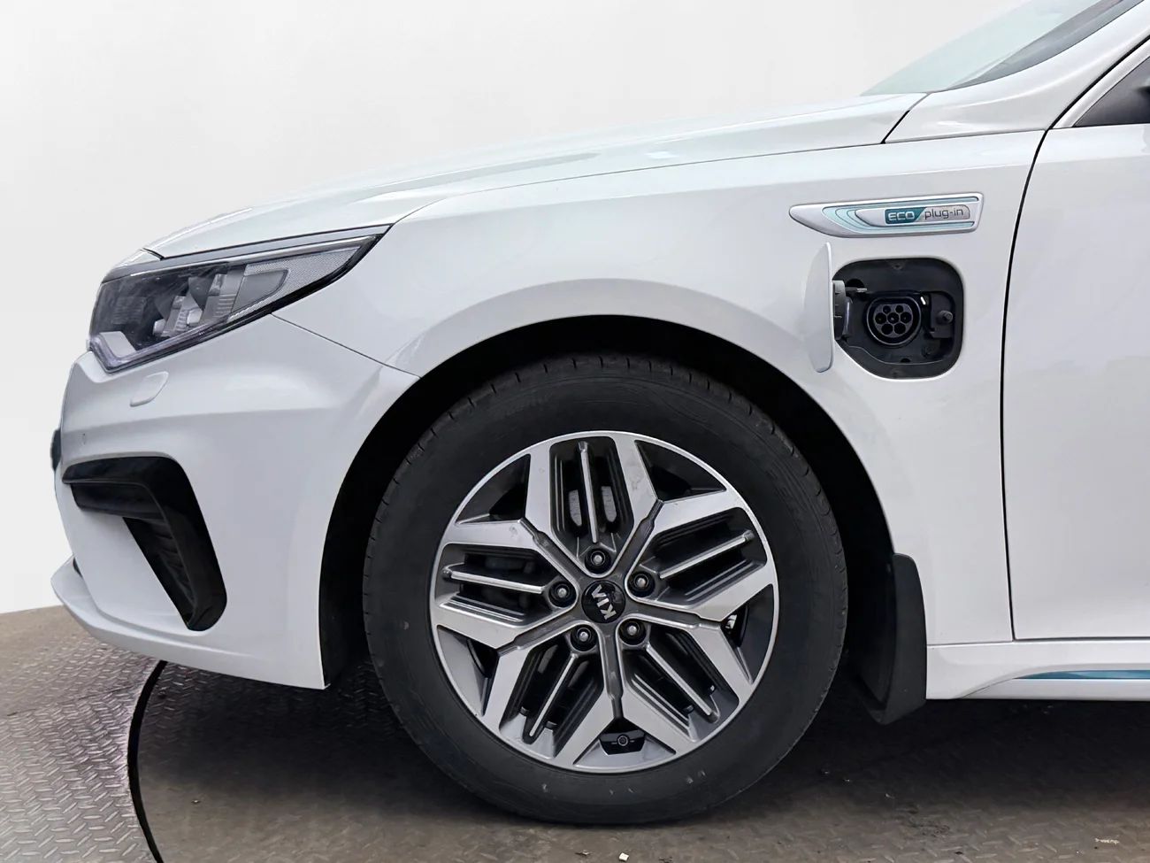 Kia Optima SW Plug-in Advance+ Drag Läder Kamera H/K Stolsminne 205hk – bild 8 av 31