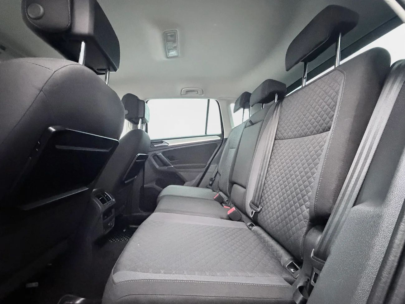 Volkswagen Tiguan 1.4 TSI 4M Aut Premium Tech Drag Kamera Värmare – bild 12 av 33