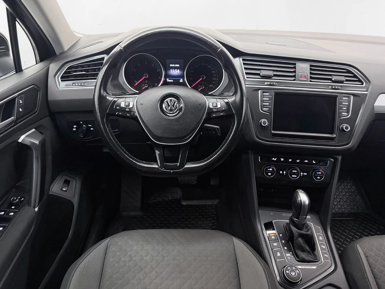 Volkswagen Tiguan 1.4 TSI 4M Aut Premium Tech Drag Kamera Värmare – bild 15 av 33