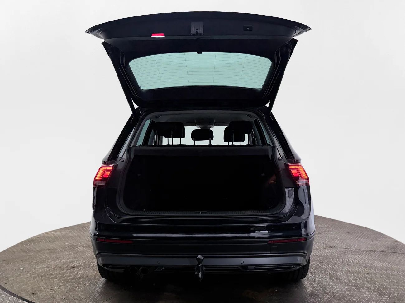Volkswagen Tiguan 1.4 TSI 4M Aut Premium Tech Drag Kamera Värmare – bild 6 av 33