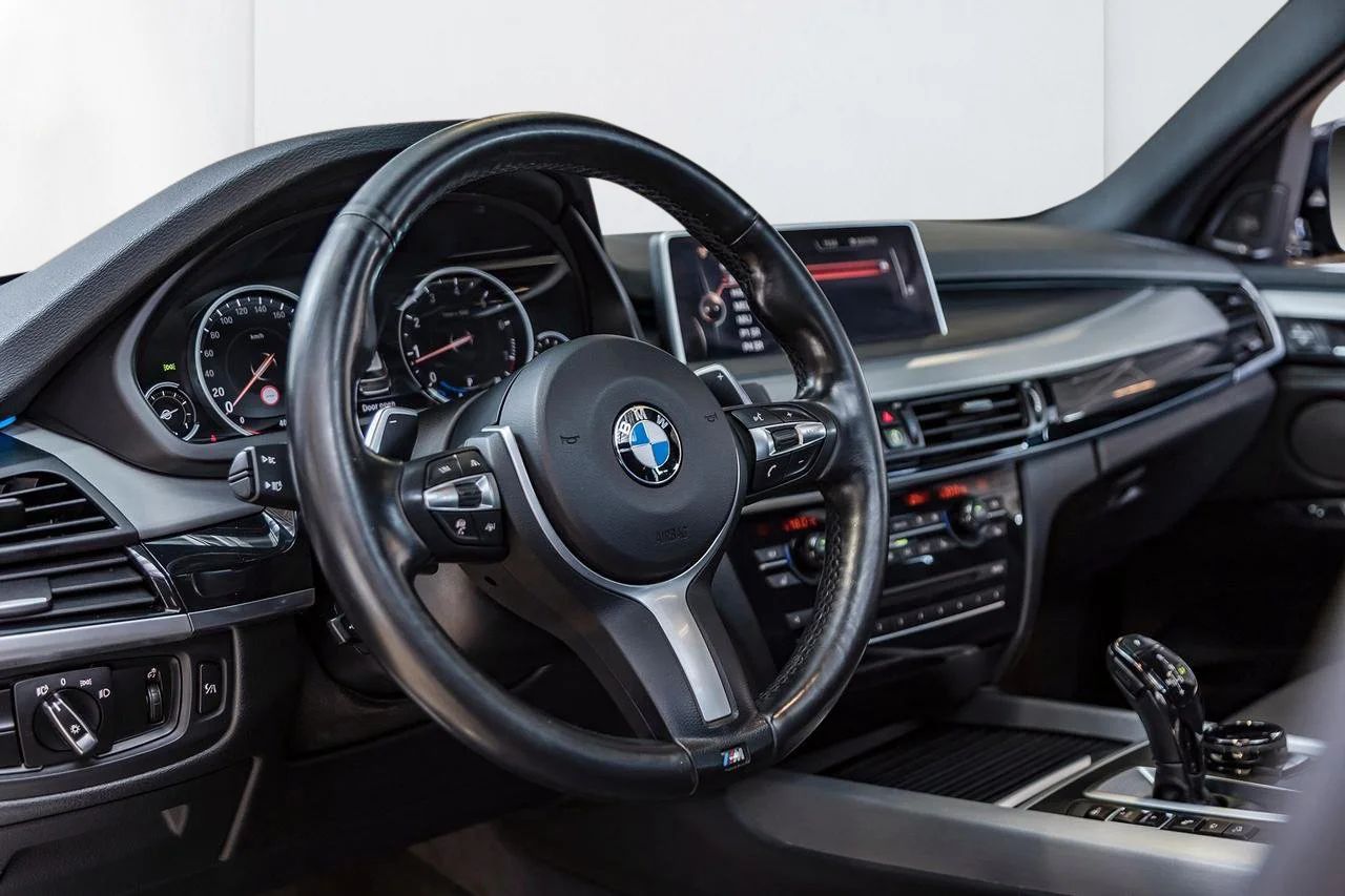 BMW X5 xDrive50i M Sport Drag Pano Läder HUD Kamera H/K 450hk – bild 9 av 25