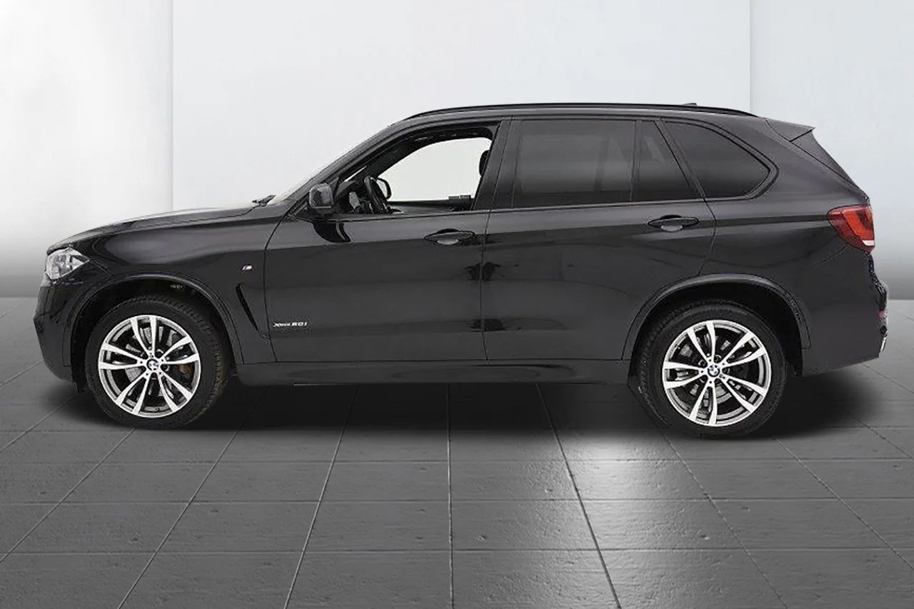 BMW X5 xDrive50i M Sport Drag Pano Läder HUD Kamera H/K 450hk – bild 7 av 25