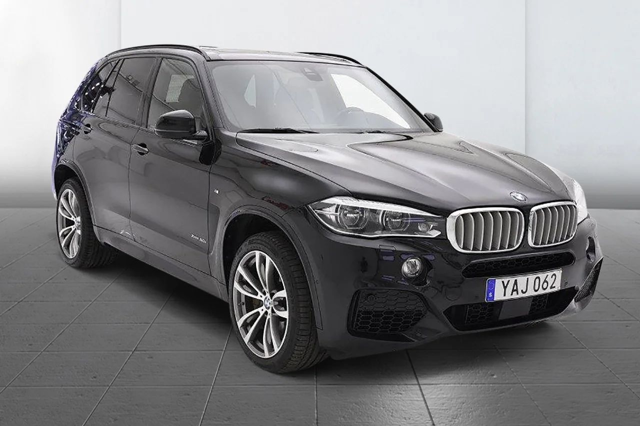 BMW X5 xDrive50i M Sport Drag Pano Läder HUD Kamera H/K 450hk – bild 4 av 25