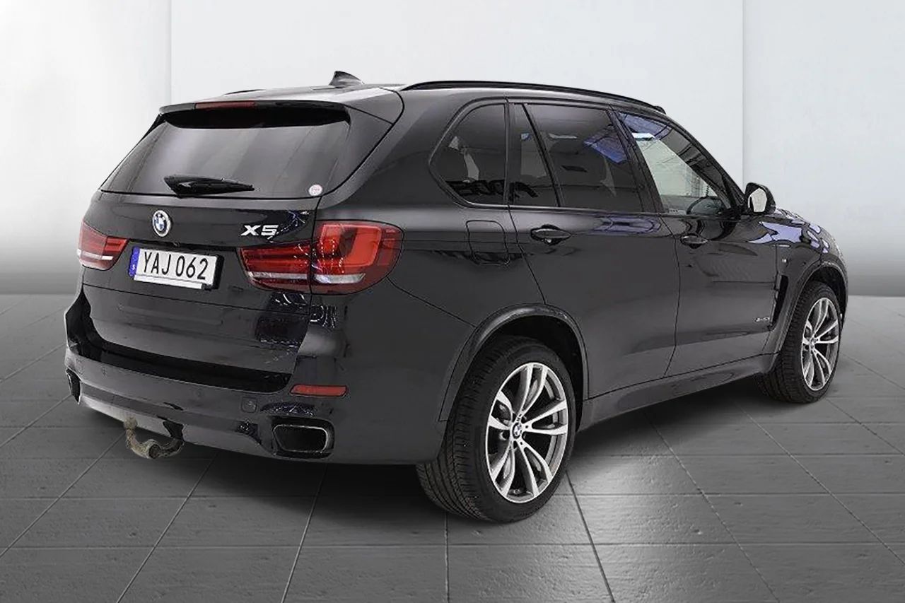 BMW X5 xDrive50i M Sport Drag Pano Läder HUD Kamera H/K 450hk – bild 5 av 25