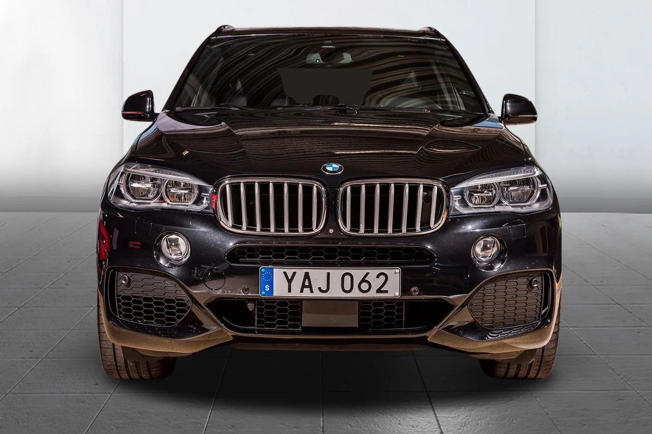 BMW X5 xDrive50i M Sport Drag Pano Läder HUD Kamera H/K 450hk – bild 3 av 25