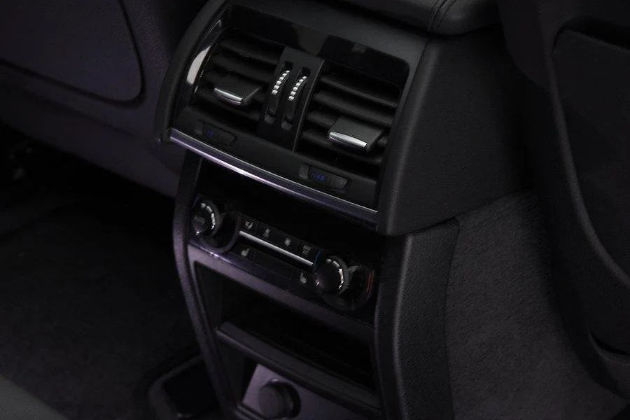 BMW X5 xDrive50i M Sport Drag Pano Läder HUD Kamera H/K 450hk – bild 21 av 25