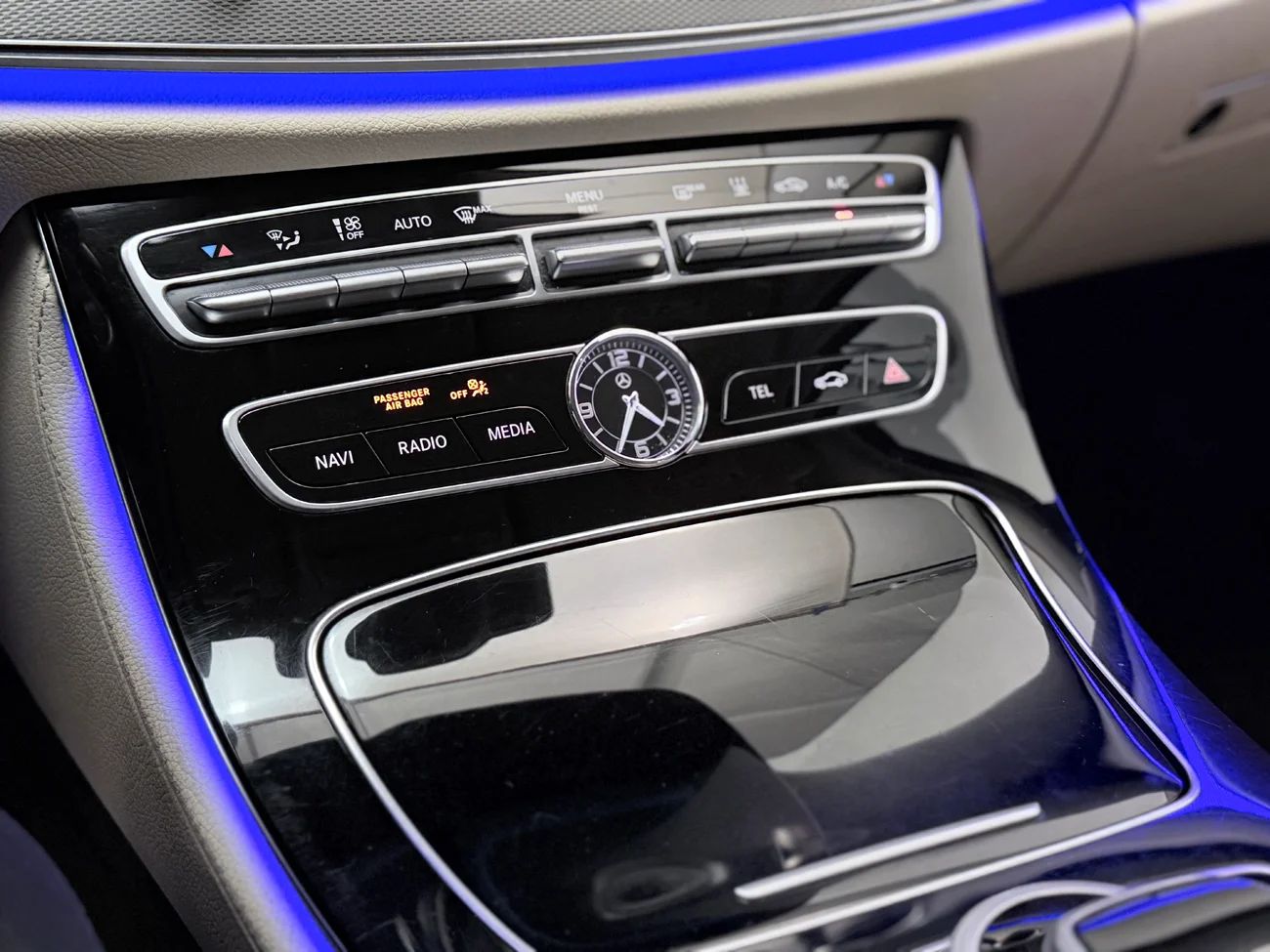 Mercedes-Benz E 220 d 4M Aut Exclusive Navi 360° HUD Värmare MOMS – bild 31 av 37