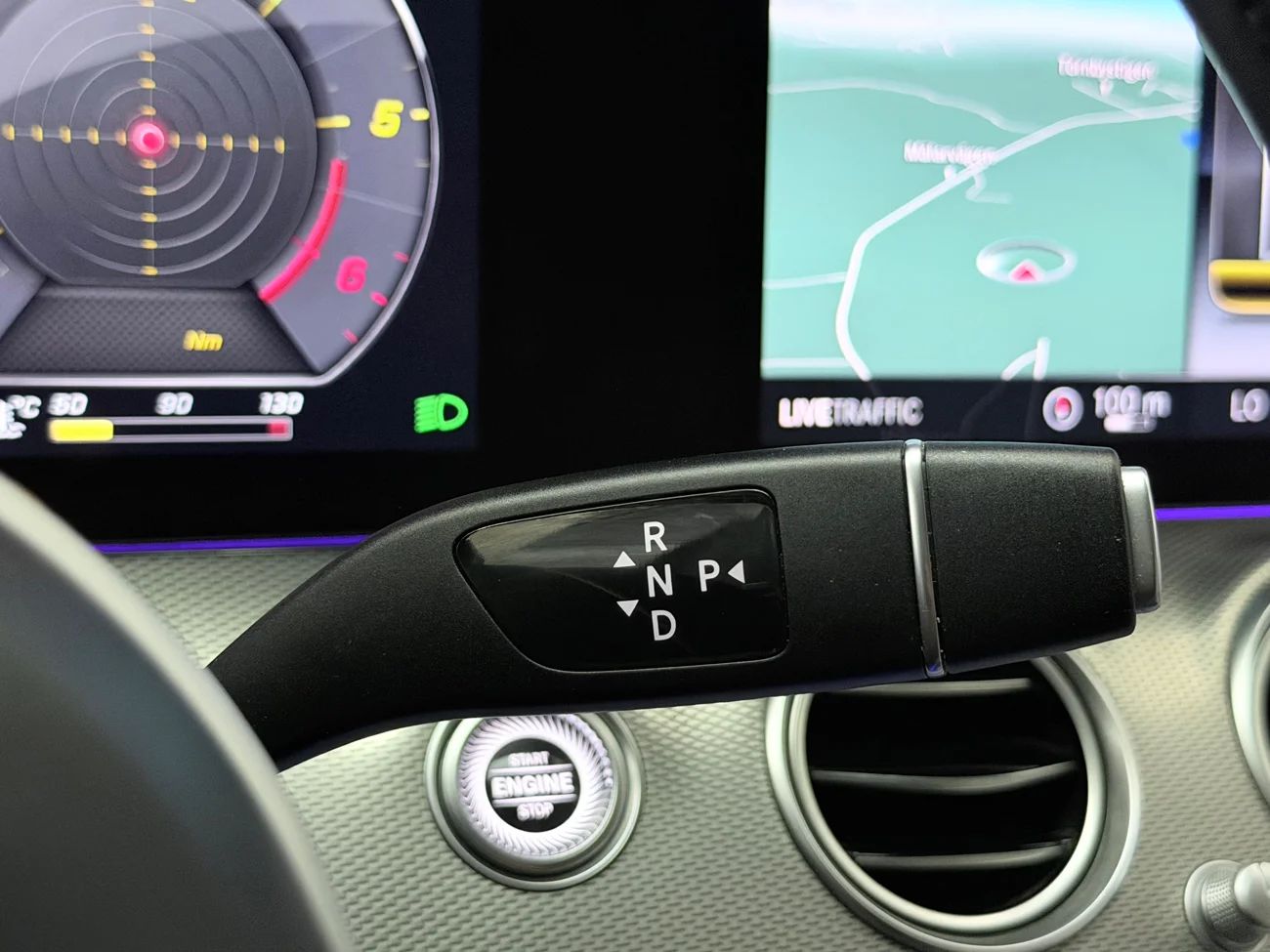 Mercedes-Benz E 220 d 4M Aut Exclusive Navi 360° HUD Värmare MOMS – bild 21 av 37