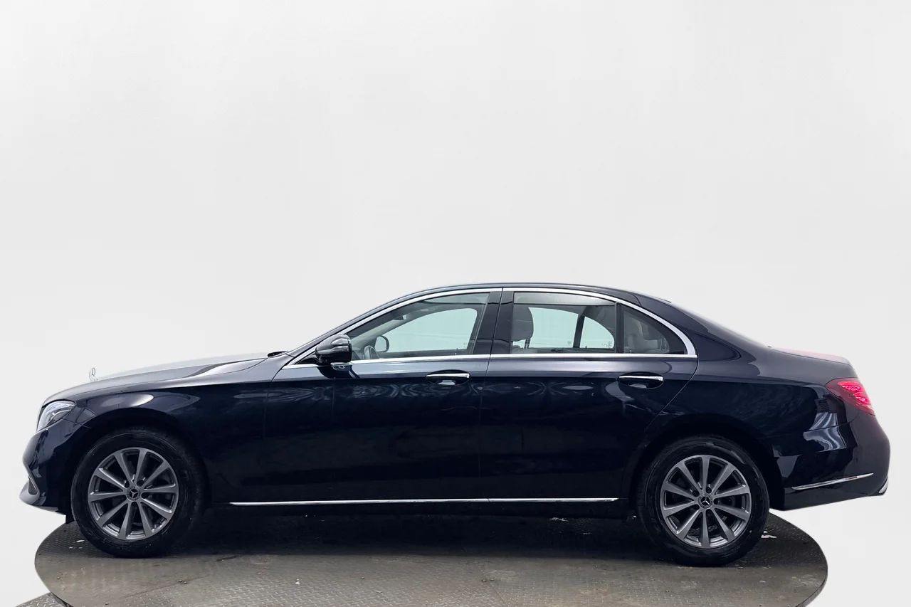 Mercedes-Benz E 220 d 4M Aut Exclusive Navi 360° HUD Värmare MOMS – bild 9 av 37