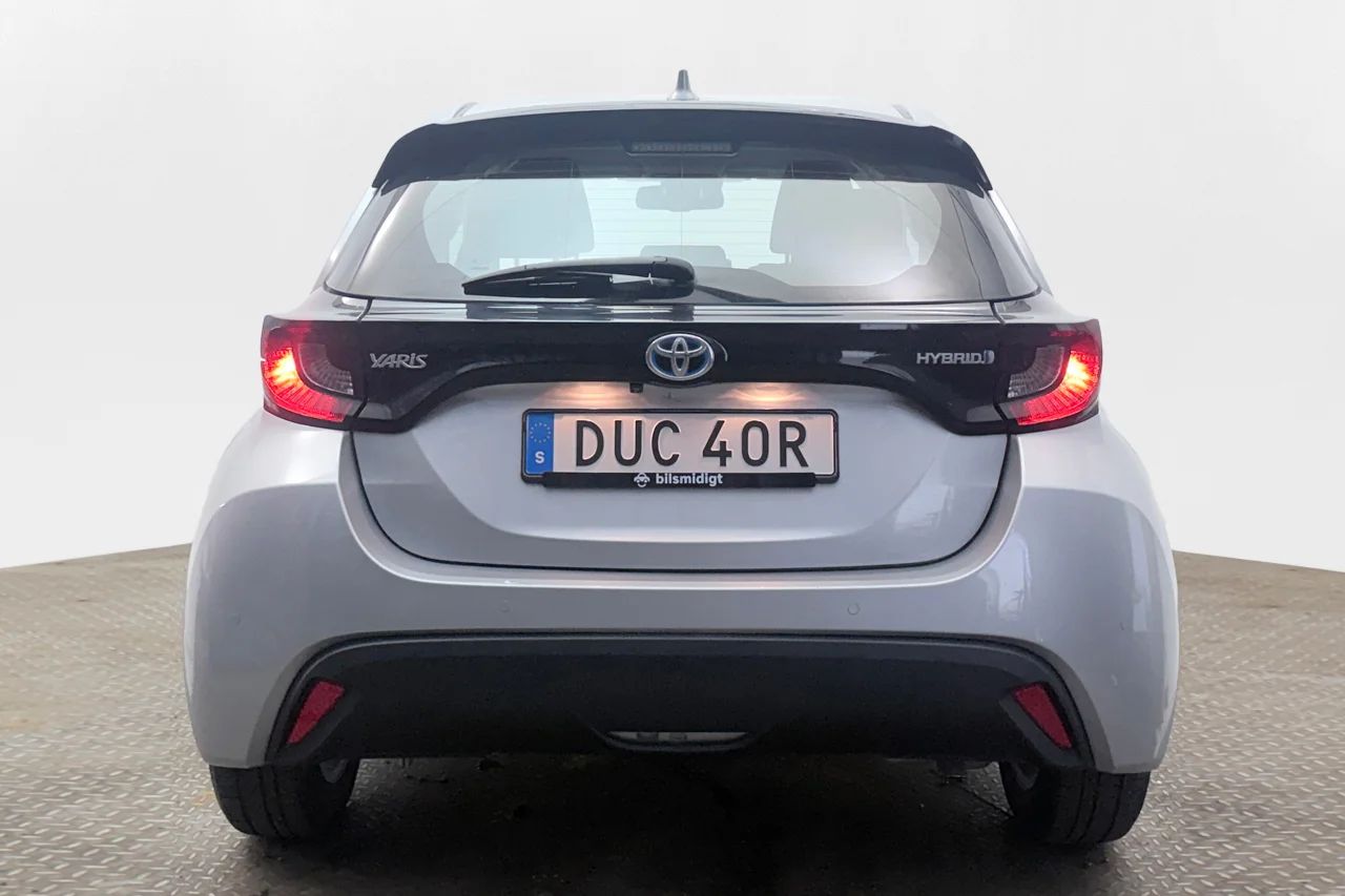 Toyota Yaris Hybrid Aut Kamera Filassist Rattvärme MOMS 116hk – bild 6 av 28