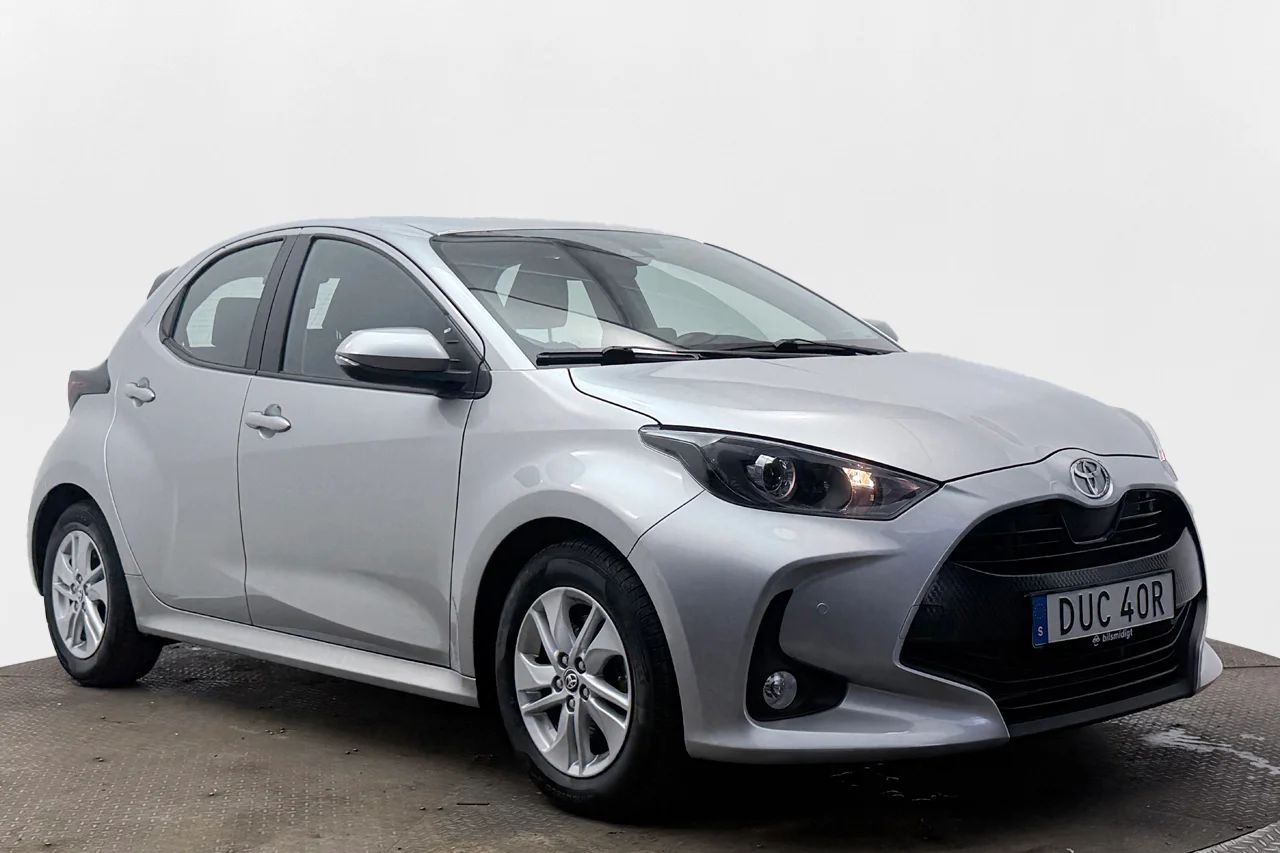 Toyota Yaris Hybrid Aut Kamera Filassist Rattvärme MOMS 116hk – bild 3 av 28