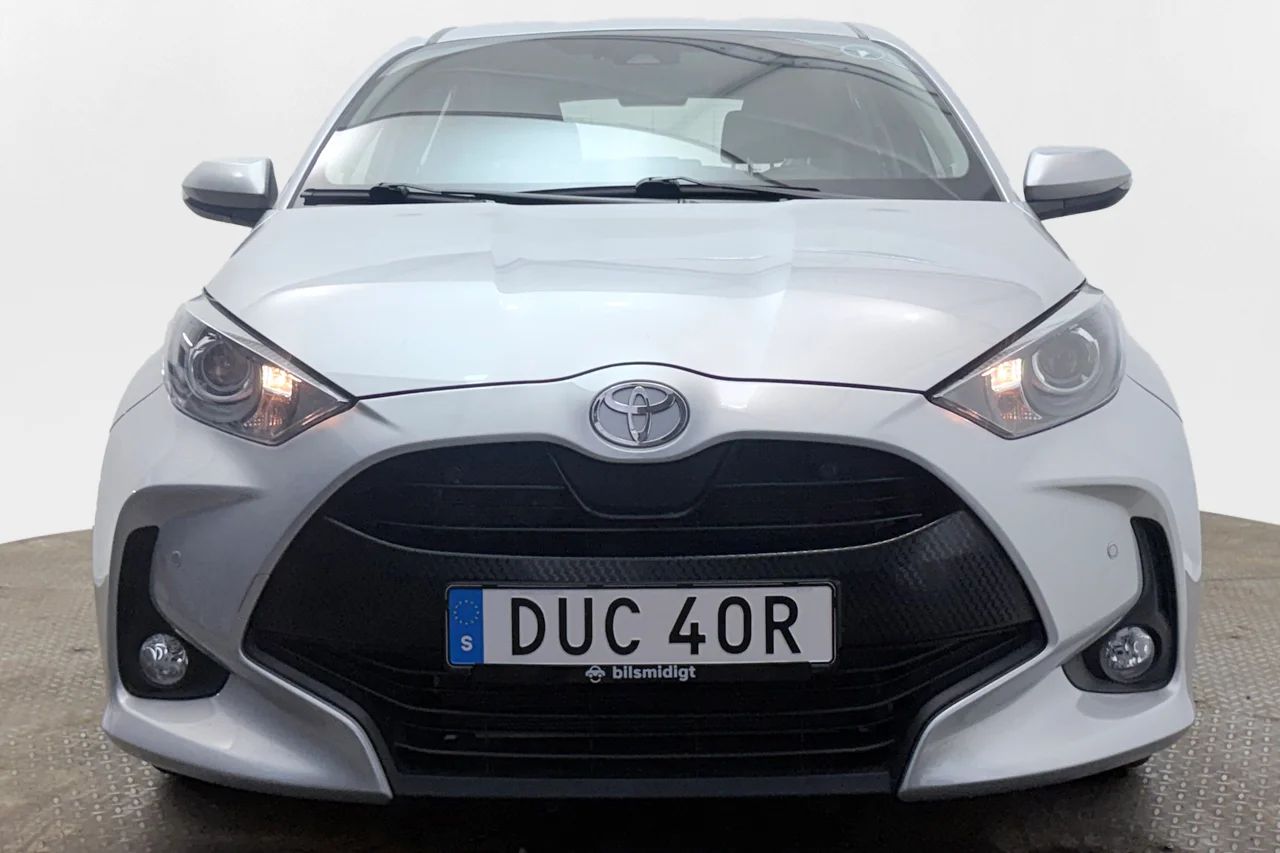 Toyota Yaris Hybrid Aut Kamera Filassist Rattvärme MOMS 116hk – bild 2 av 28