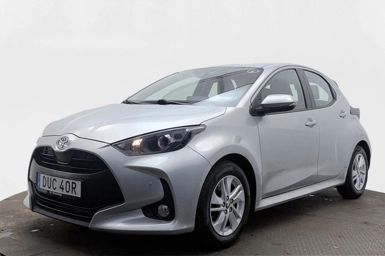 Toyota Yaris Hybrid Aut Kamera Filassist Rattvärme MOMS 116hk – bild 1 av 28