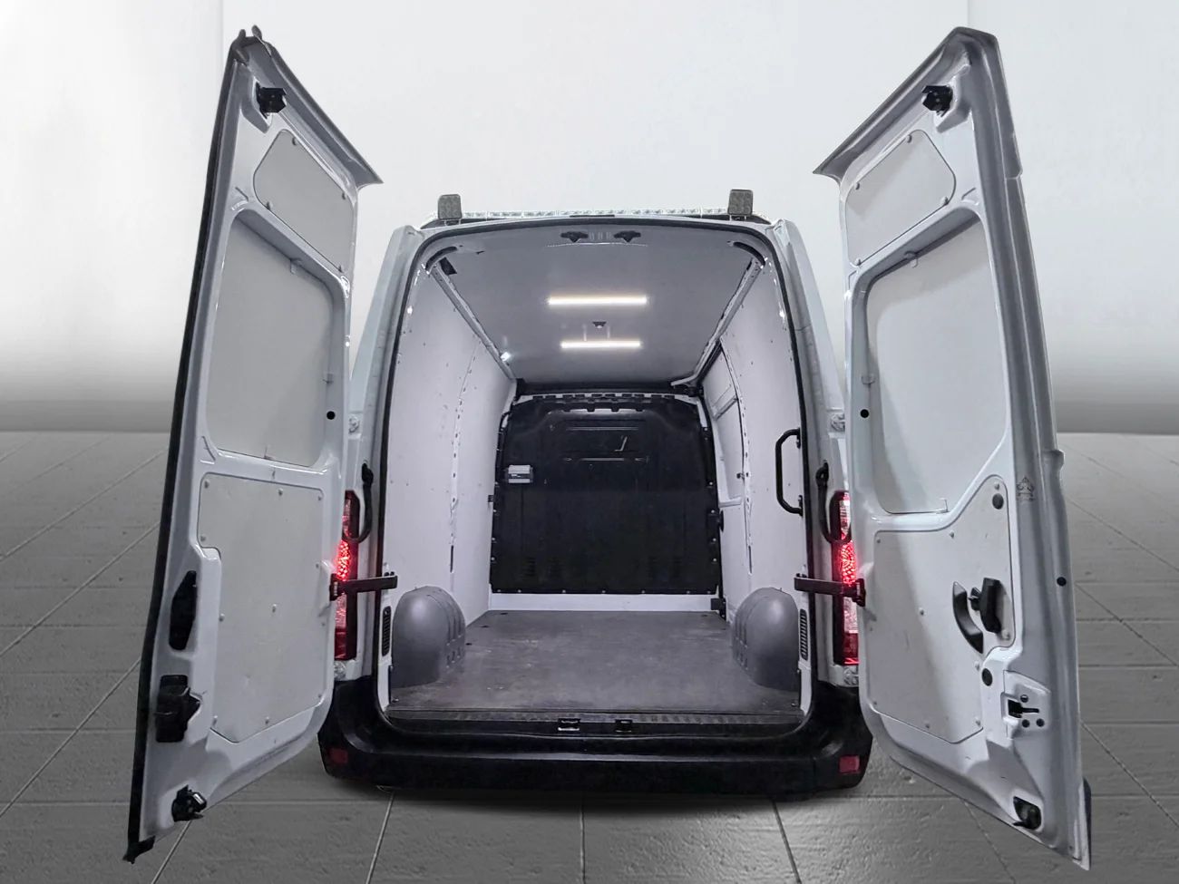 Renault Master 3.5 T L2H2 2.3 dCi Aut 3sits Kamera Kamkedja Värmare MOMS – bild 7 av 26