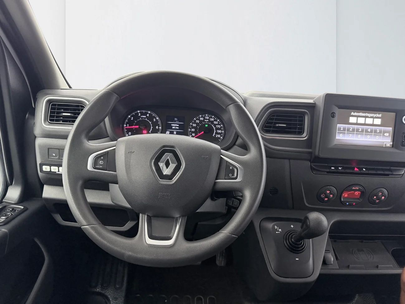 Renault Master 3.5 T L2H2 2.3 dCi Aut 3sits Kamera Kamkedja Värmare MOMS – bild 16 av 26